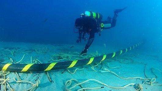 海底电缆